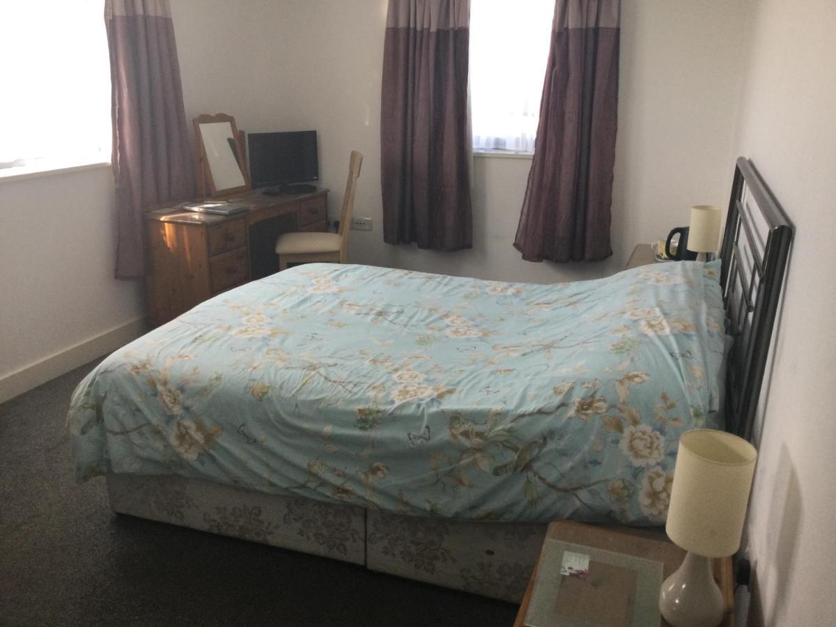 Hh Accommodation Милъм Екстериор снимка